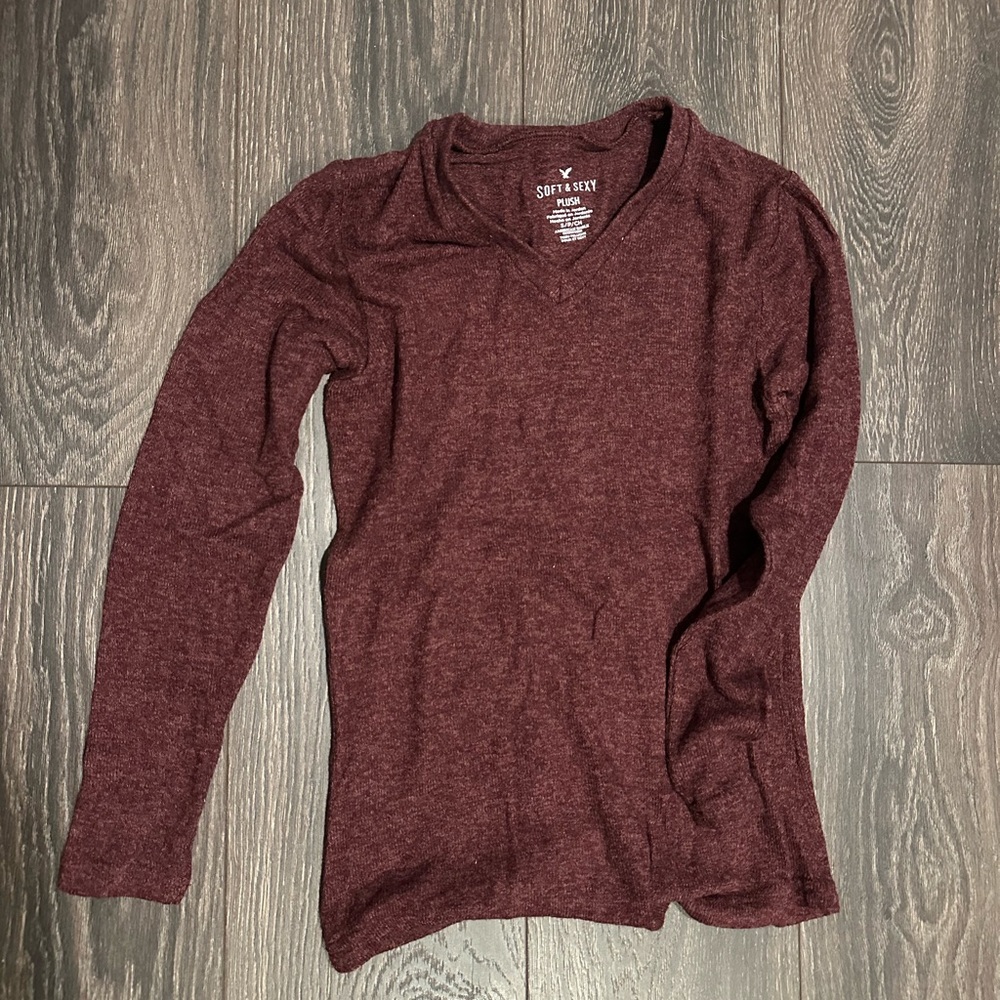 American Eagle red soft and sexy long sleeve